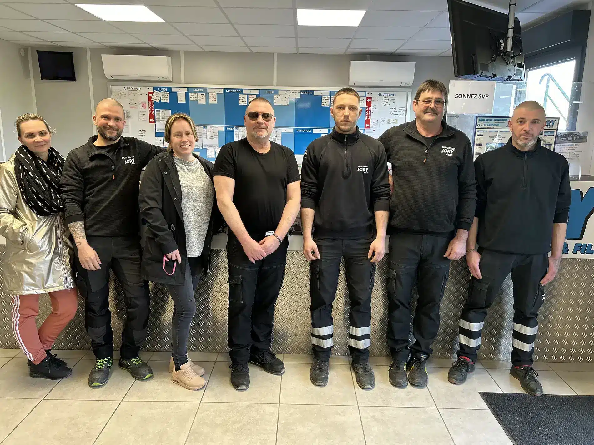 L’équipe de Casse Autos Jory & Fils à l’accueil